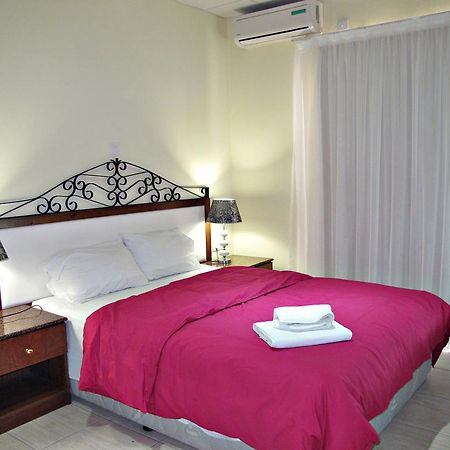 לרנקה Mackenzie Beach Hotel מראה חיצוני תמונה