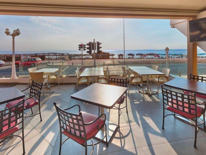 לרנקה Mackenzie Beach Hotel מראה פנימי תמונה