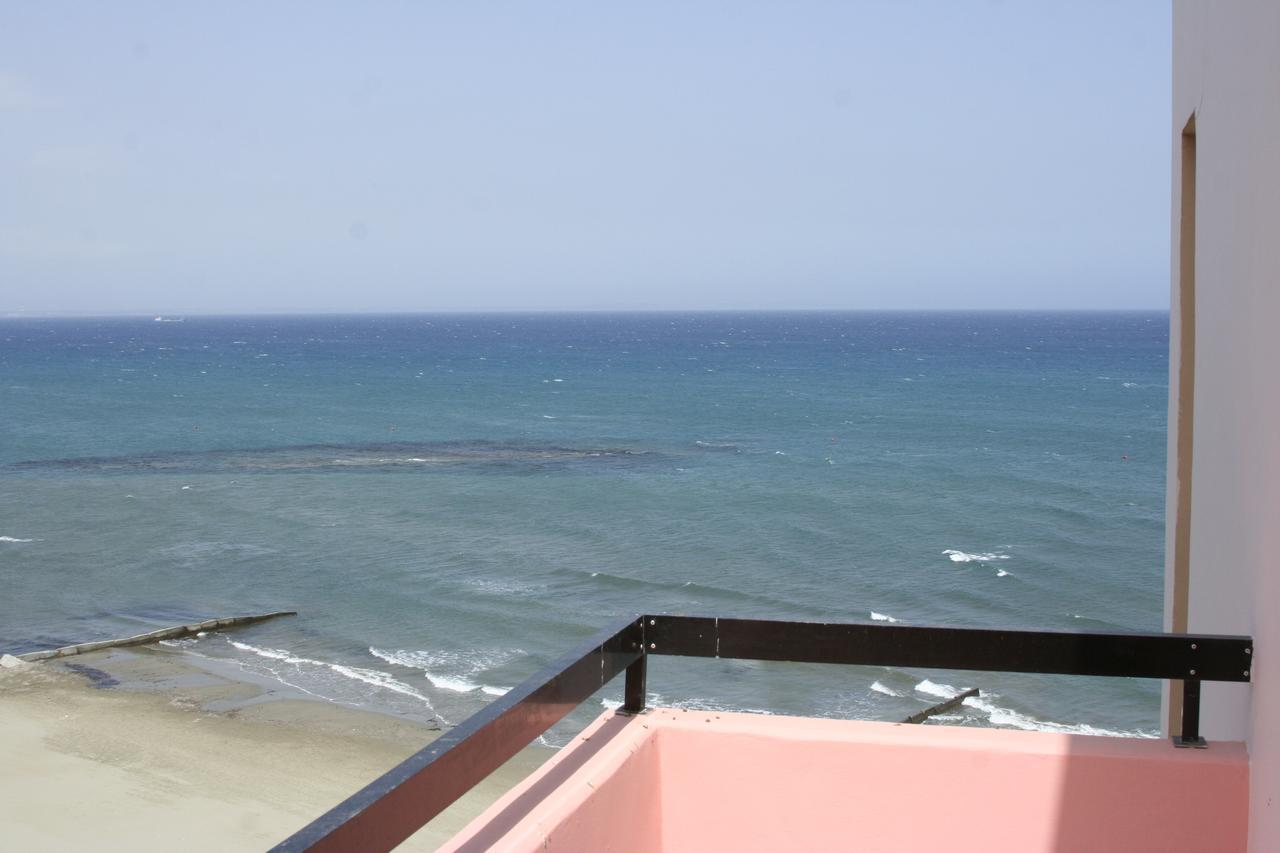 לרנקה Mackenzie Beach Hotel חדר תמונה