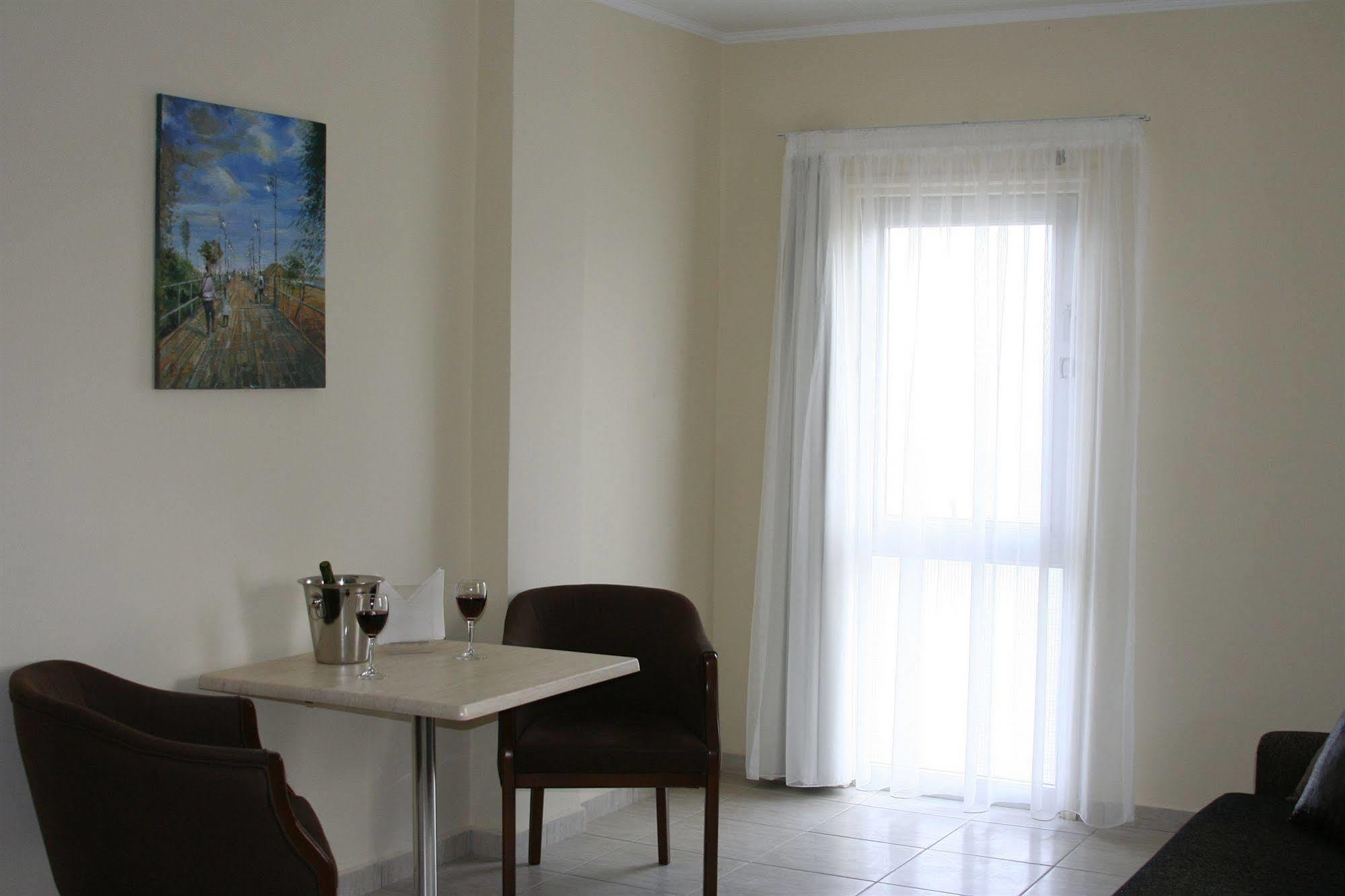 לרנקה Mackenzie Beach Hotel חדר תמונה