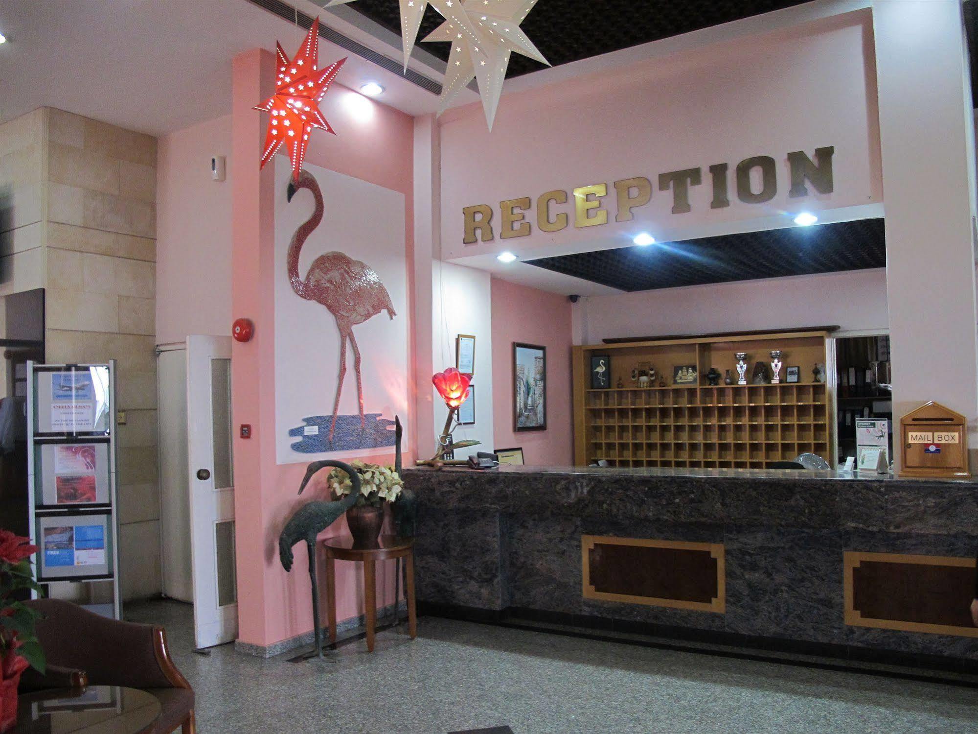 לרנקה Mackenzie Beach Hotel מראה חיצוני תמונה