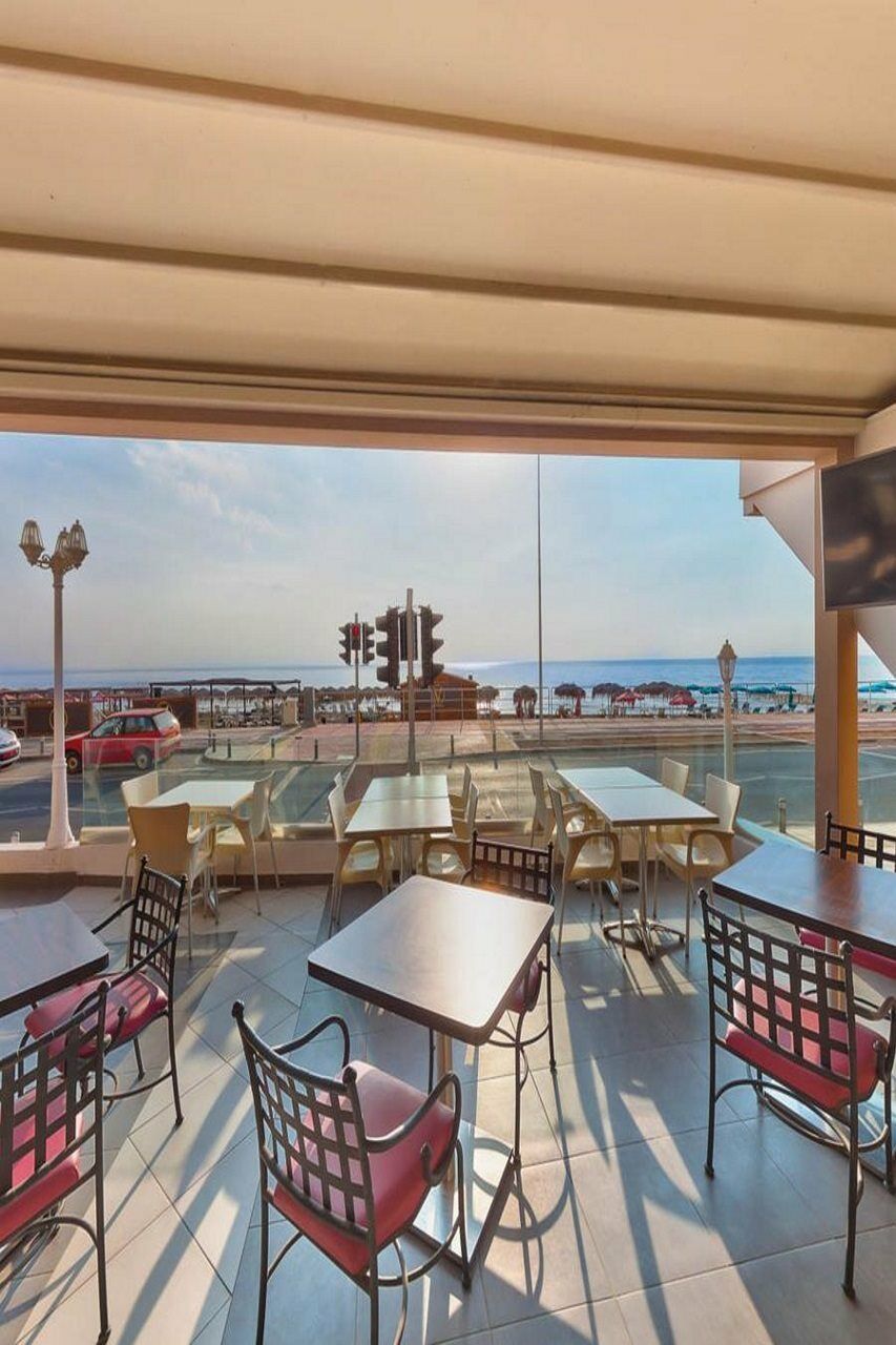 לרנקה Mackenzie Beach Hotel מראה חיצוני תמונה